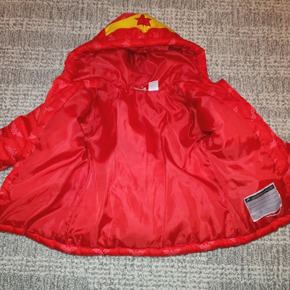 Wonder Woman Toddler Girl Hooded Puffer Jacket - Picture 4 of 11